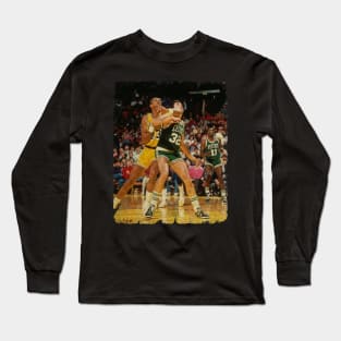 Kareem Abdul Jabbar vs Kevin McHale Long Sleeve T-Shirt